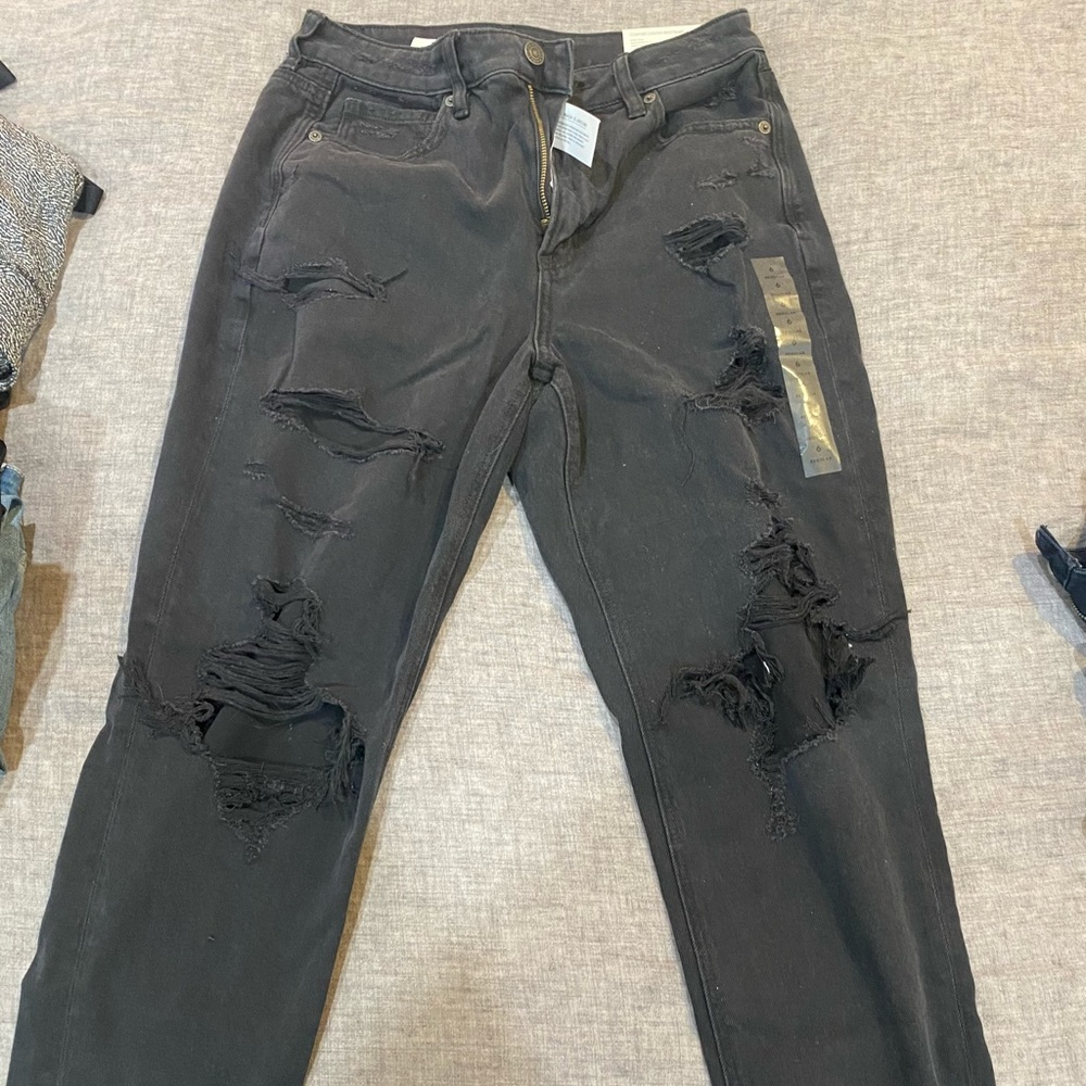 NWT American Eagle Mom jeans never worn